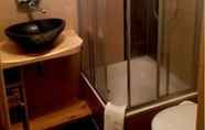 In-room Bathroom 6 Spree-Waldhotel Cottbus