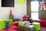 Lobby ibis Styles Castres