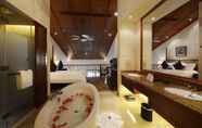 ห้องน้ำภายในห้อง 4 Shixishu Jianguo Yalong Bay Resort Hotel