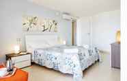 Kamar Tidur 5 Aura CaseSicule, only for Sea View Lovers, Modern Style Apartment in City Center, Wi-Fi