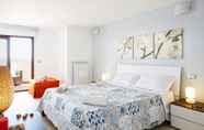 Kamar Tidur 6 Aura CaseSicule, only for Sea View Lovers, Modern Style Apartment in City Center, Wi-Fi