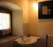 In-room Bathroom 6 Borgo Fontanini