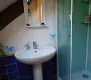 In-room Bathroom 7 B&B ~ Repos Sous les Arbres