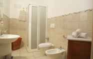 Toilet Kamar 3 Sottacastieddu