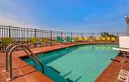 Swimming Pool 3 Best Western Plus Executive Residency Elk City