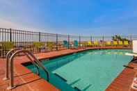 Swimming Pool Best Western Plus Executive Residency Elk City