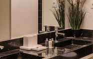 In-room Bathroom 3 Dear Lisbon - Palace Chiado Suites