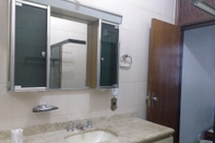 In-room Bathroom Cantinho Mineiro