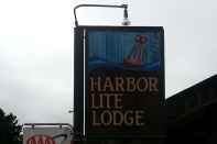 Bangunan Harbor Lite Lodge