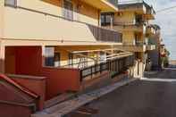 Bangunan Playa Apartment CaseSicule, far 50 m from the Sand Beach with Balcony, Wi-Fi