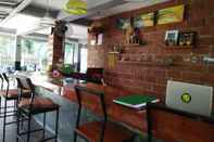 Bar, Kafe, dan Lounge Happy House Backpacker - Hostel