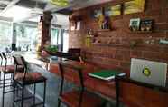 Bar, Kafe dan Lounge 7 Happy House Backpacker - Hostel