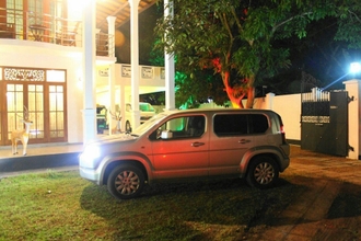 Exterior 4 Mahakumara White House Hotel