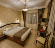 Kamar Tidur 7 Magus Hotel