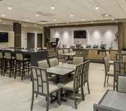 Restaurant 7 Best Western Plus Franciscan Square Inn and Suites