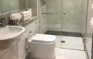 In-room Bathroom 3 Sanctum London Belsize Road