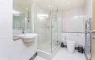 In-room Bathroom 6 Sanctum London Belsize Road