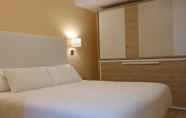 Bedroom 4 Bilbao Art Lodge