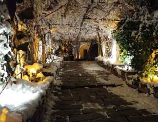 Lobby 2 Local Cave House Hotel