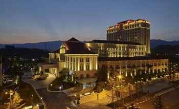 ภายนอกอาคาร 4 Royal Tulip Sheng Di Hotel-Zunyi