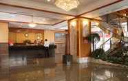 Lobby 4 Noble Hotel