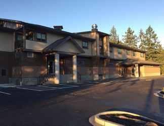 Exterior 2 Pender Harbour Hotel