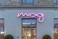 Bangunan Moxy London Excel