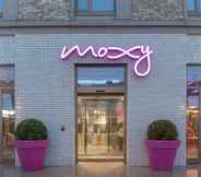 Luar Bangunan 4 Moxy London Excel