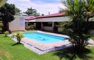 Swimming Pool 5 Kingston Lodge