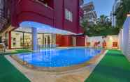 Kolam Renang 7 Twin Apart Hotel