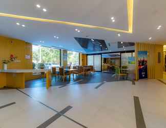 Lobi 2 Holiday Inn Express Shijiazhuang Heping, an IHG Hotel