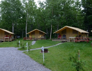 Exterior 2 Les Prets a Camper du Camping Tadoussac