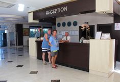 로비 4 Side West Park Hotel