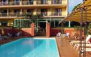 Kolam Renang 6 Hôtel Cyrnea