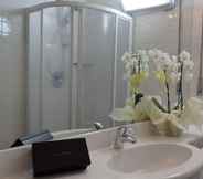 In-room Bathroom 2 Residence Adriatico