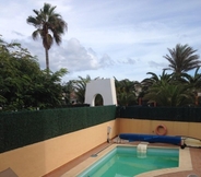 Swimming Pool 4 International Surf School & Camp - Hostel