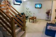 Lobby International Surf School & Camp - Hostel