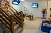 Lobby International Surf School & Camp - Hostel