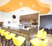 Bar, Kafe, dan Lounge 2 Wyndham Garden Edmonton Airport