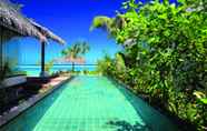 Kolam Renang 7 OZEN LIFE MAADHOO - All Inclusive