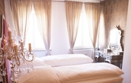 Bedroom 2 Luxus Apartment Ludwig XV
