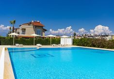 泳池 6 Paradise Town Villa Colm