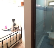 In-room Bathroom 4 B&B Crotone