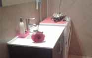 In-room Bathroom 5 Atenas 2 - Monty´s