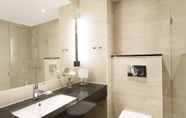 In-room Bathroom 3 Elite Hotel Academia
