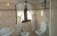 Toilet Kamar 6 Villa Relax