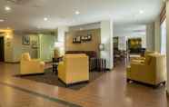 Lobby 7 Sleep Inn & Suites