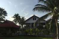 Exterior Lyndale Lodge