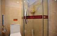 In-room Bathroom 6 East Sacred Hotel-near Beijing Tiananmen Square,the Forbidden City,Wangfujing Subway Station