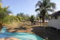 Kolam Renang Gem Beach Resort